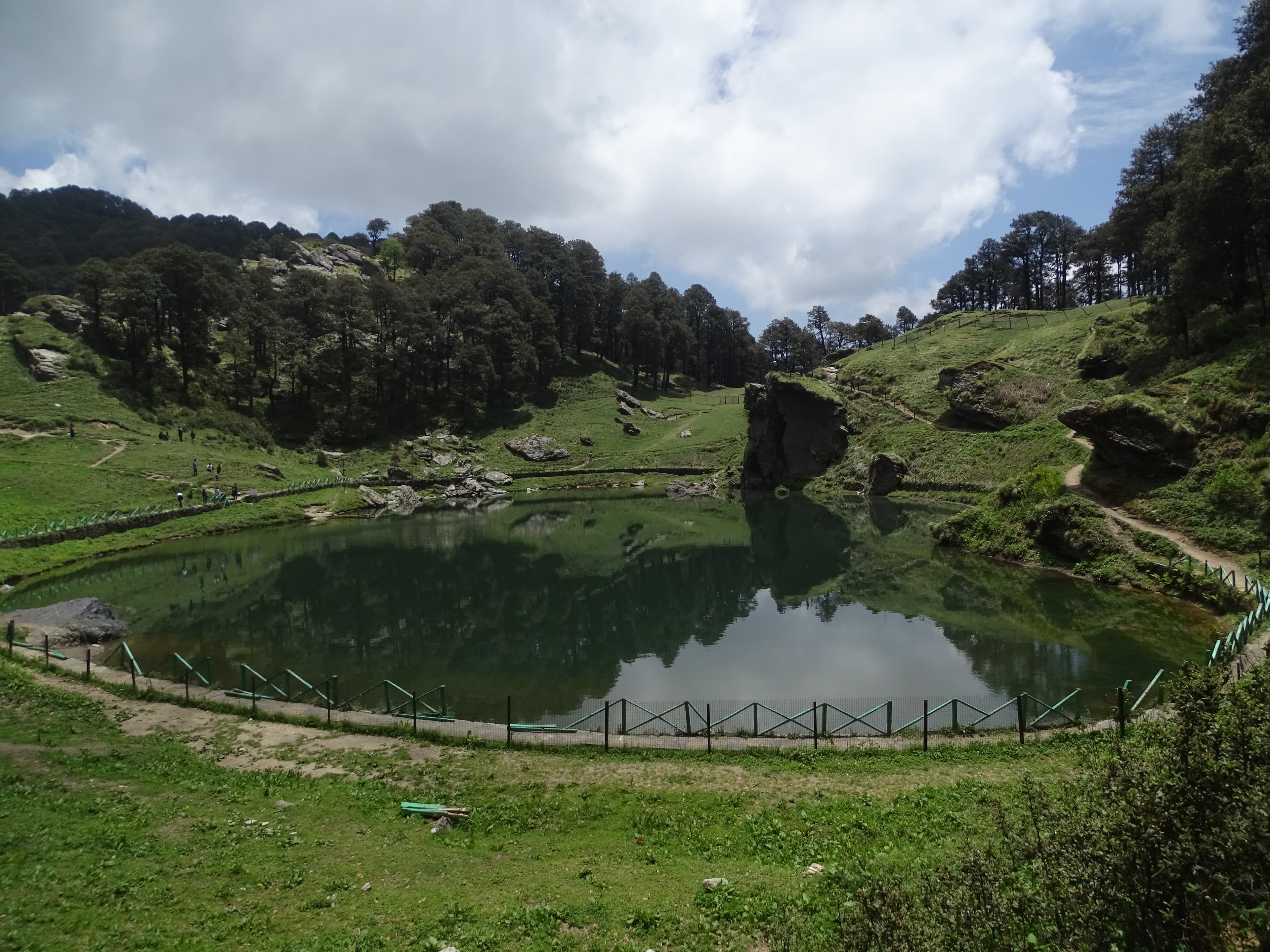 Jibhi Travel Guide: Jalori Pass, Serolsar Lake and the Banjar Valley